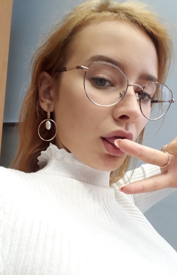 Лилиана привлекательная девушка из Алчевска цена от 5000 руб