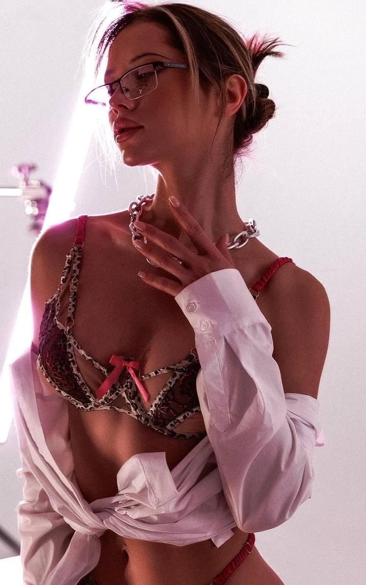 Мила привлекальеная девушка из Алчевска цена от 6000 руб