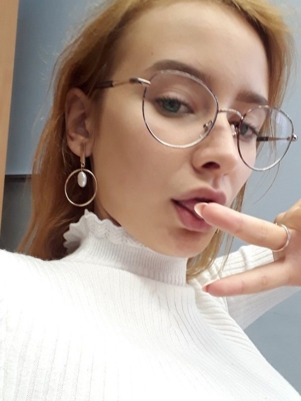 Лилиана привлекательная девушка из Алчевска цена от 5000 руб