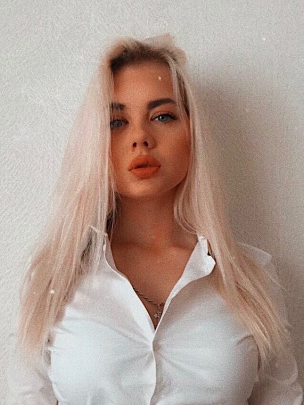 Алена привлекательная девушка из Алчевска цена от 3500 руб