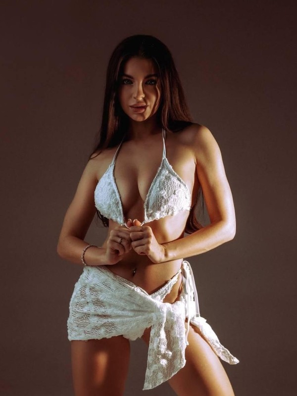 Лолочка привлекательная девушка из Алчевска цена от 7000 руб